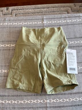 lululemon athletica Align 6 inch shorts NWT